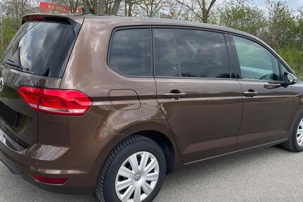 VW Touran 131.800 km 14.299 &euro; Mannheim 68309