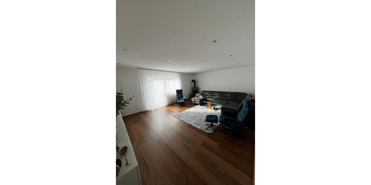 Etagenwohnung Schriesheim - 11 Zimmer, 180 m&sup2;, 2.700&euro; | Angebot:26169768