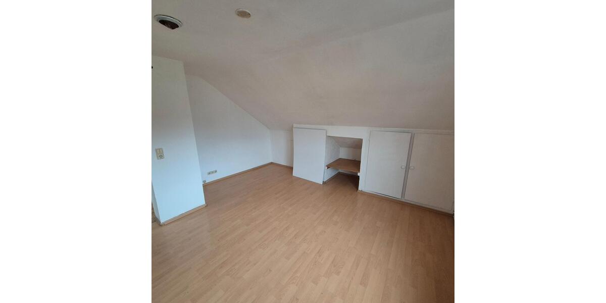 Dachgeschoßwohnung Ludwigshafen am Rhein Ludwigshafen-Oggersheim - 1 Zimmer, 29 m&sup2;, 285&euro; | Angebot:26099032