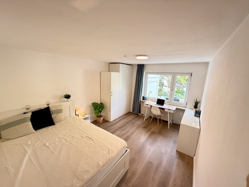 Helles, möbliertes 15,5-qm-Zimmer (warm inkl. Internet) in 3er WG