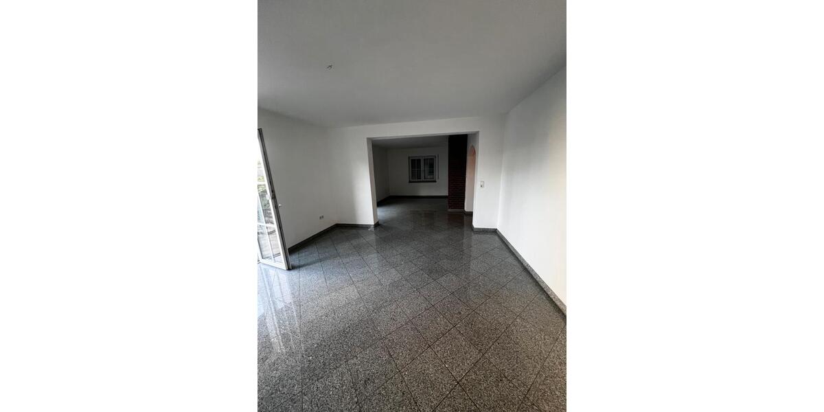 Erdgeschoßwohnung Speyer - 3 Zimmer, 115 m&sup2;, 1.370&euro; | Angebot:26365136