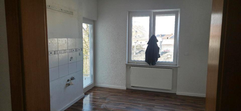 Etagenwohnung Ludwigshafen am Rhein Mundenheim - 3 Zimmer, 85 m&sup2;, 1.300&euro; | Angebot:26336266