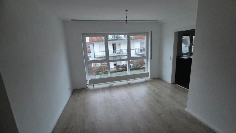 Etagenwohnung Bad Schönborn - 3 Zimmer, 92 m&sup2;, 1.200&euro; | Angebot:25311194