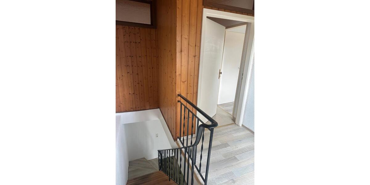 Etagenwohnung Viernheim - 4 Zimmer, 120 m&sup2;, 1.200&euro; | Angebot:26365809