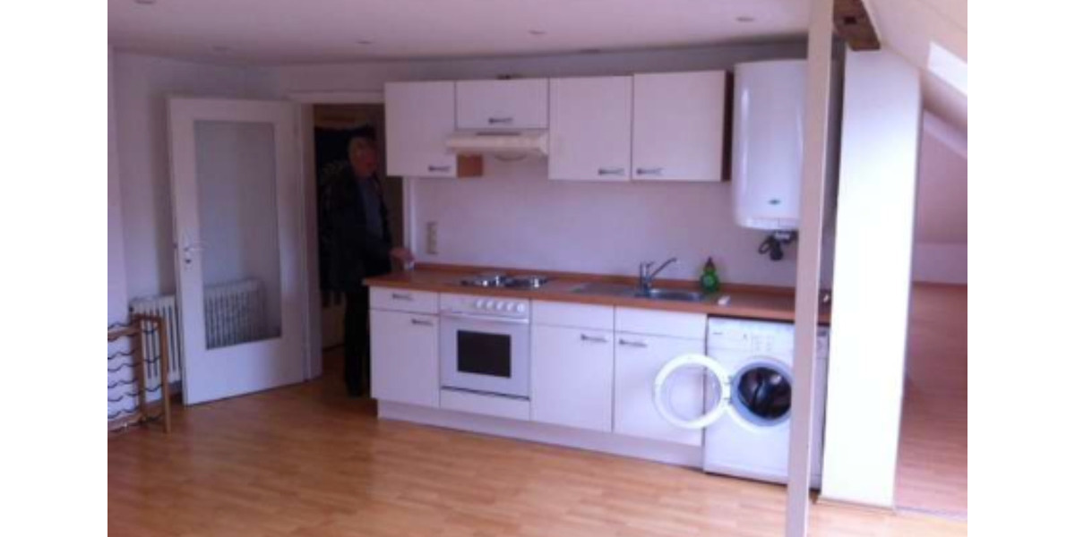 Schöne Studiodachwohnung in der Innenstadt 2 zimmer