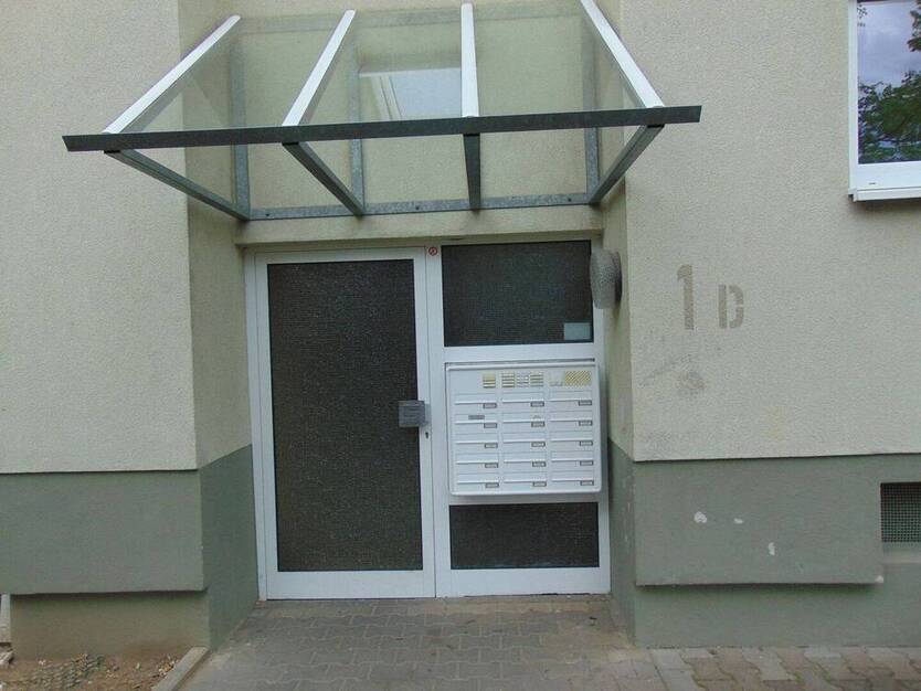 Schöne kleine Wohnung mit Balkon und PKW Stellplatz