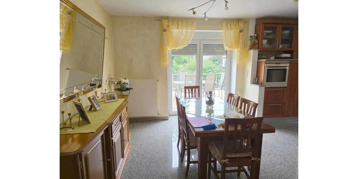 ObjNr:19733 - Moderisierte Doppelhaushälfte mit Garten und sep. Wohnung oder Gewerbeeinheit 7 zimmer