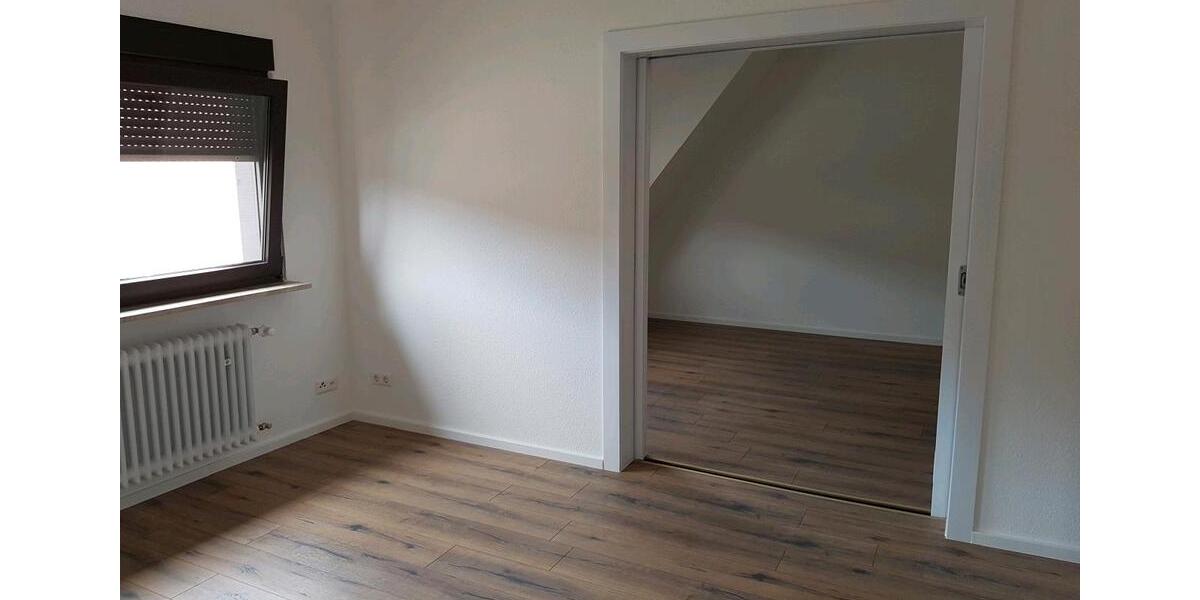 Dachgeschoßwohnung Schriesheim - 4 Zimmer, 86 m&sup2;, 1.100&euro; | Angebot:26286468