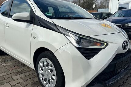 Toyota Aygo (X) 88.000 km 9.500 &euro; Mannheim 68309