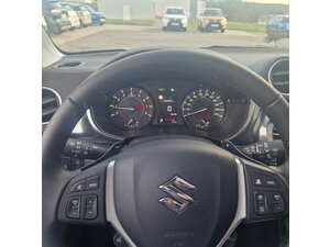 Suzuki Vitara Vollhybrid 1.5 Hybrid Allgrip AGS Comfort+ 4.800 km 29.990 &euro; Obrigheim-Asbach 74847