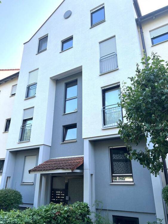 Moderne Eigentumswohnung mit Balkon und Tiefgarage