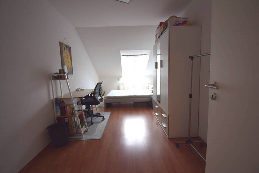 Besondere DG - Wohnung in prima Innenstadtlage