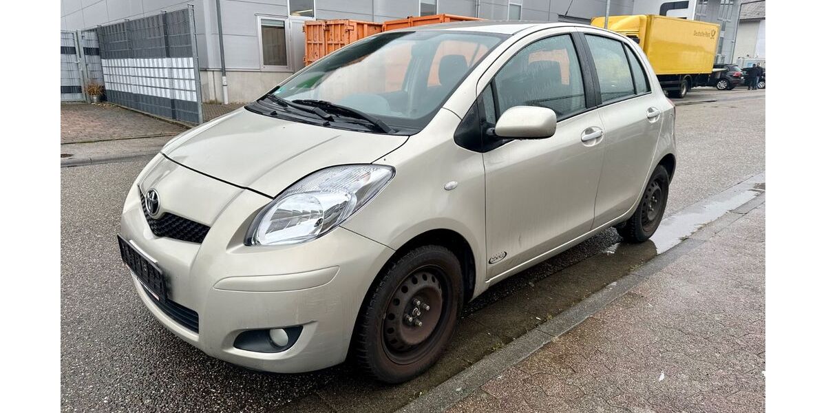 Toyota Yaris 74.000 km 5.999 € Leimen 69181