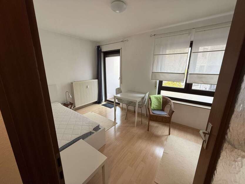 Wohnung zum Mieten in Mannheim (Quadrate) 345 € 18.06 m² 1 zimmer