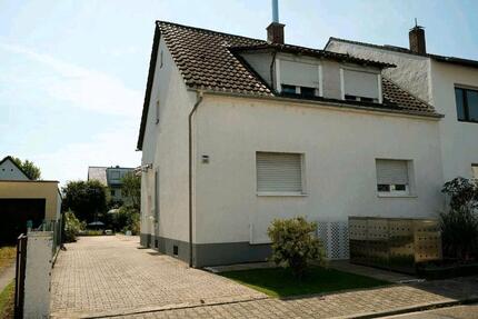 Haus Brühl - 5 Zimmer, 140 m&sup2;, 690.000&euro; | Angebot:27000072