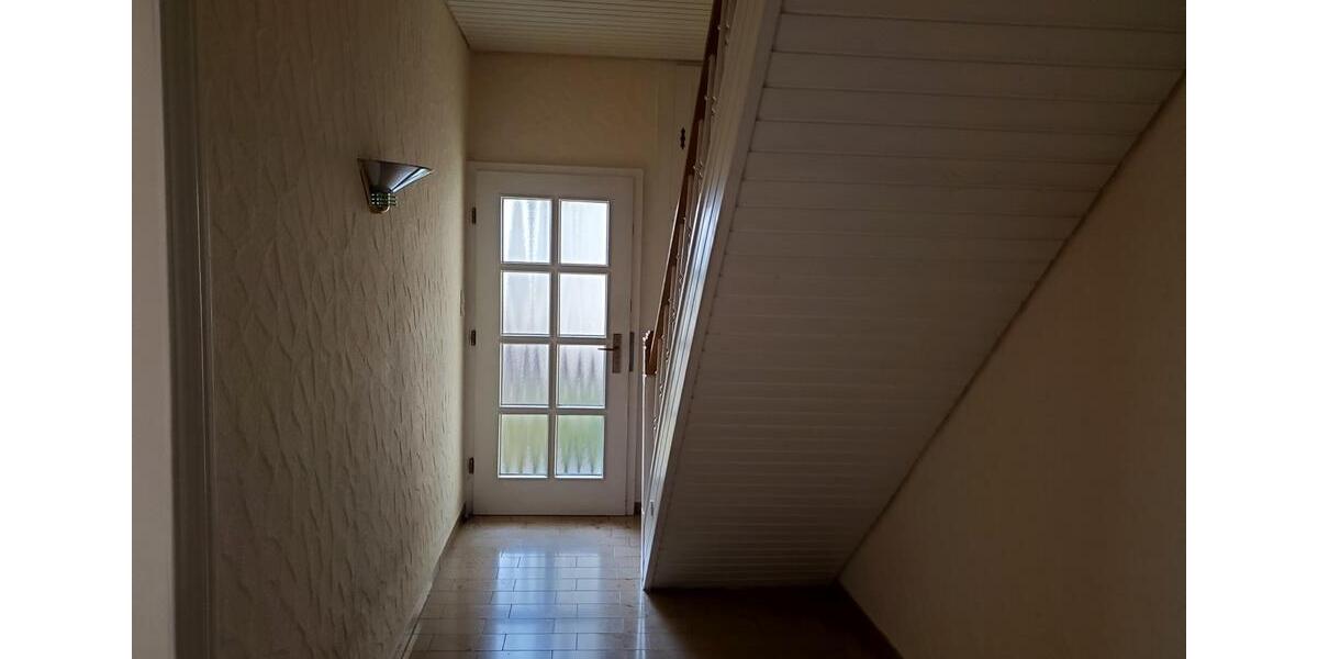 Gepflegte Doppelhaushälfte mit Anbau, Garage, Hof und Garten 3 zimmer