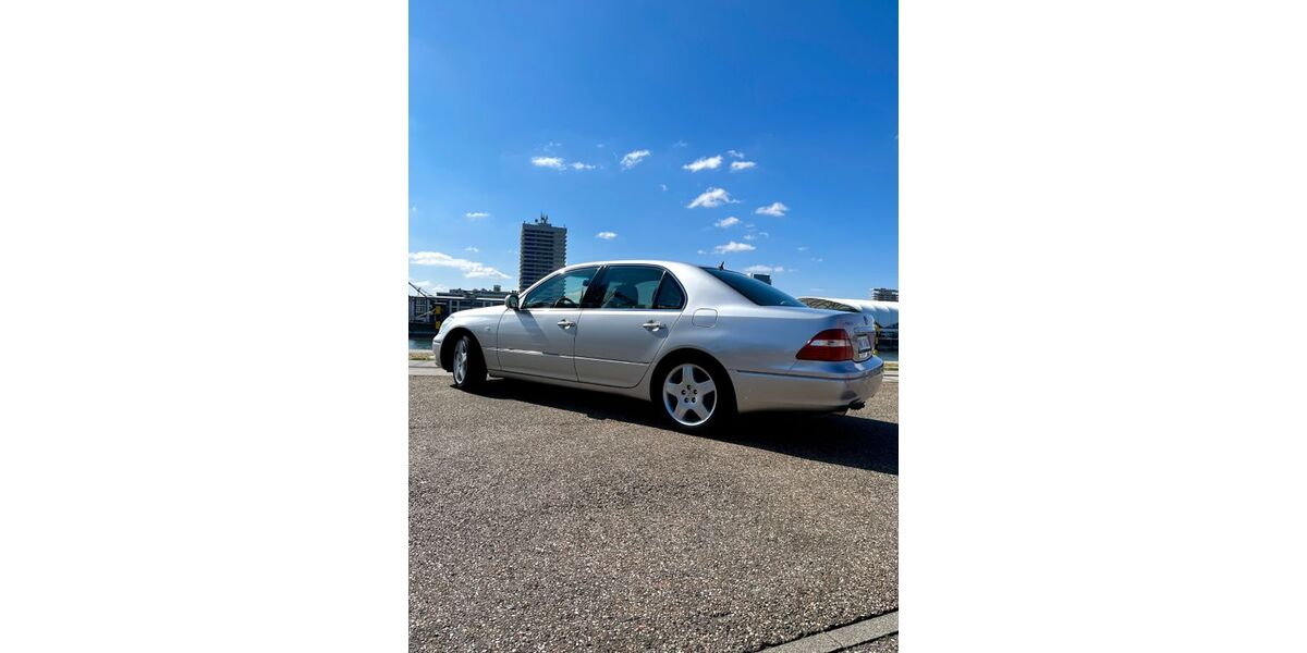 Lexus LS 430 303.500 km 10.495 &euro; Mannheim 68199