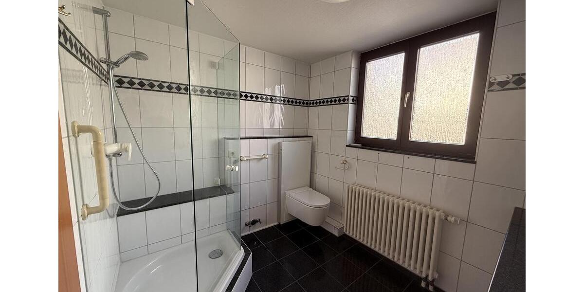 Dachgeschoßwohnung Leimen - 3 Zimmer, 92 m&sup2;, 1.200&euro; | Angebot:26167355