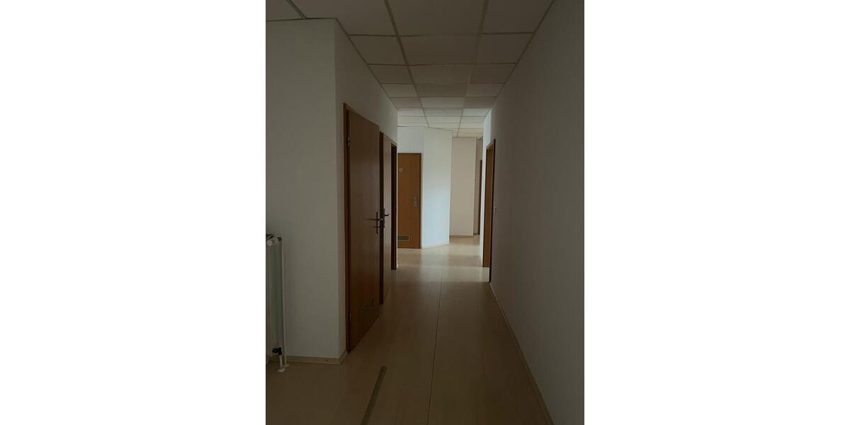 Lager mit große Büro in Ludwigshafen Mundenheim zu vermieten zimmer