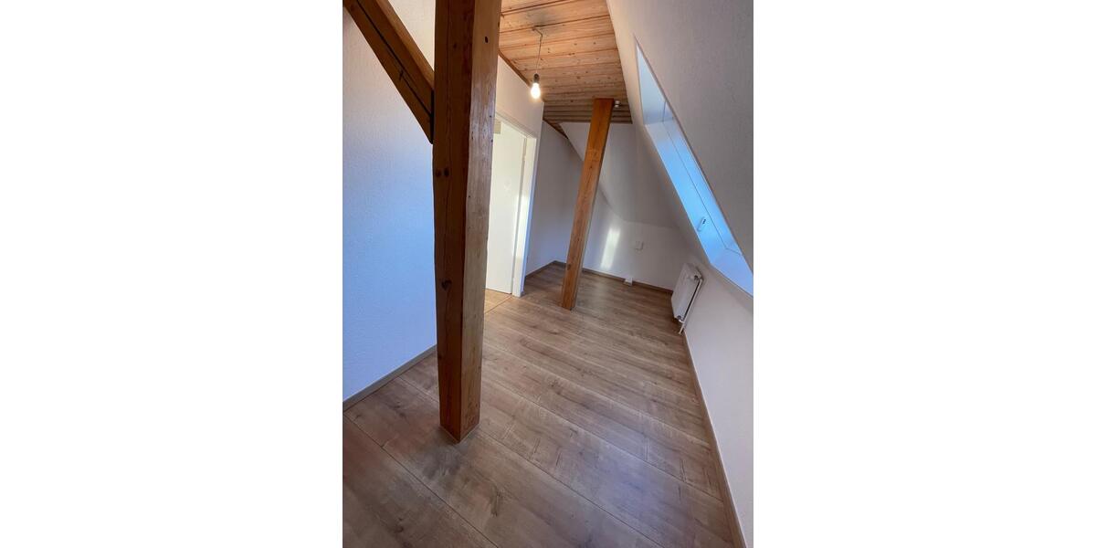 Dachgeschoßwohnung Eberbach - 2.5 Zimmer, 99 m&sup2;, 199.000&euro; | Angebot:26705696