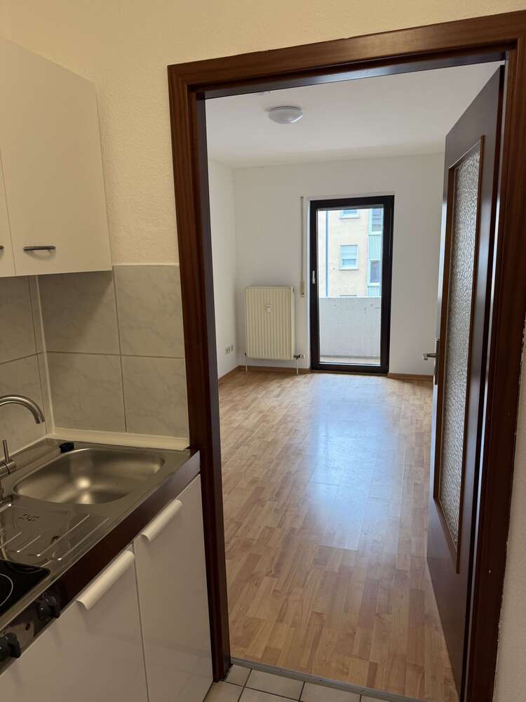 Wohnung zum Mieten in Mannheim 325 € 17.53 m²