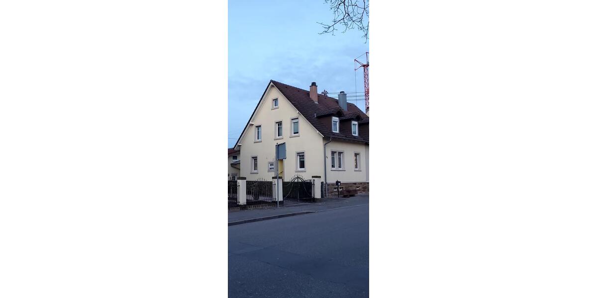 Gepflegte Doppelhaushälfte mit Anbau, Garage, Hof und Garten 3 zimmer