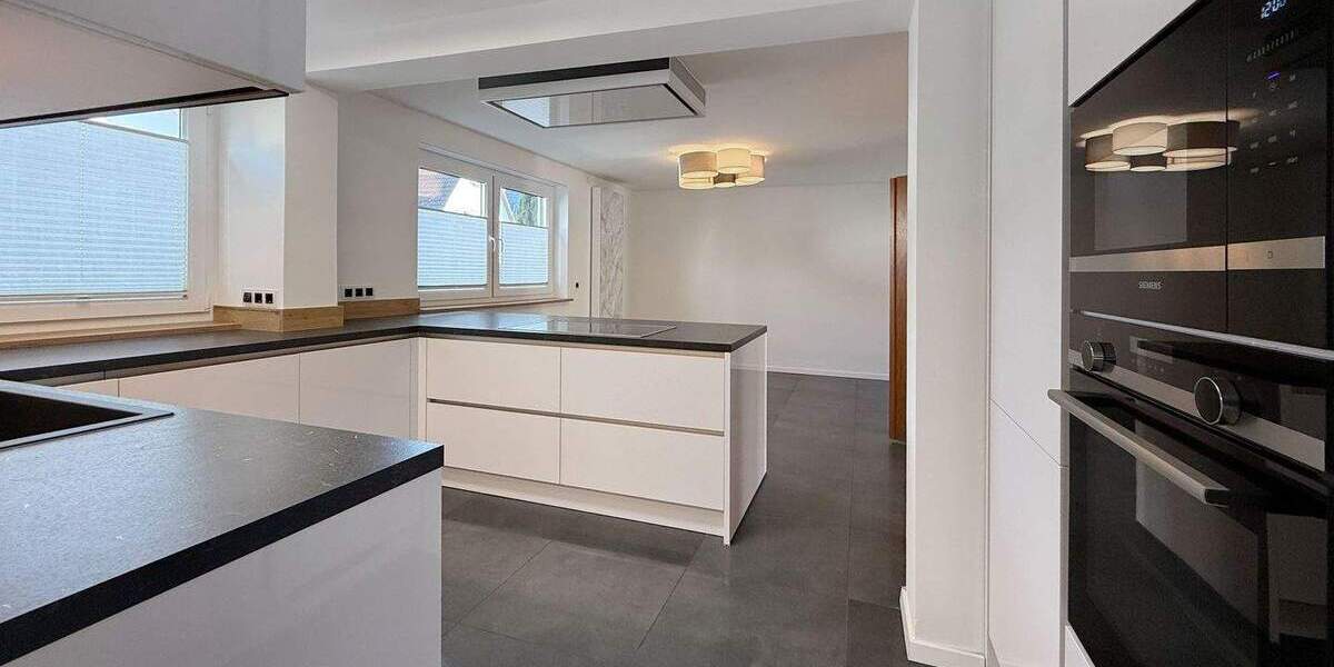 Einfamilienhaus Hockenheim - 8 Zimmer, 233 m&sup2;, 825.000&euro; | Angebot:25862686