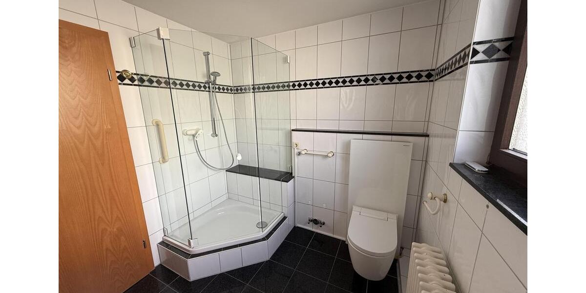 Dachgeschoßwohnung Leimen - 3 Zimmer, 92 m&sup2;, 1.200&euro; | Angebot:26167355