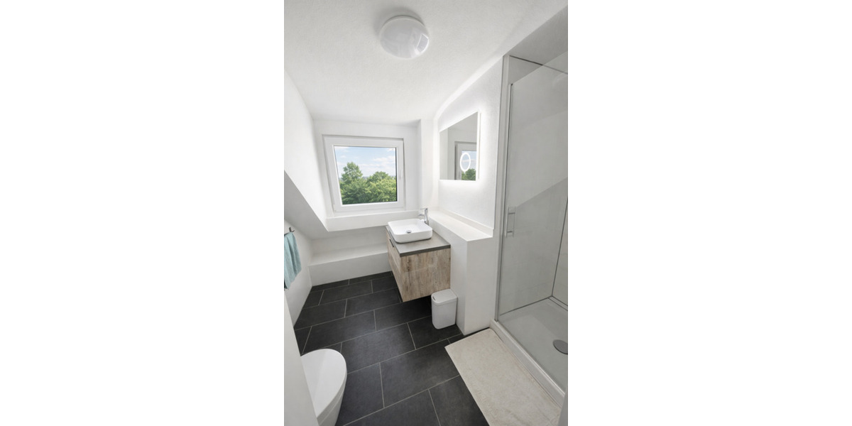 Dachgeschoßwohnung Brühl - 4 Zimmer, 75 m&sup2;, 1.400&euro; | Angebot:24966174