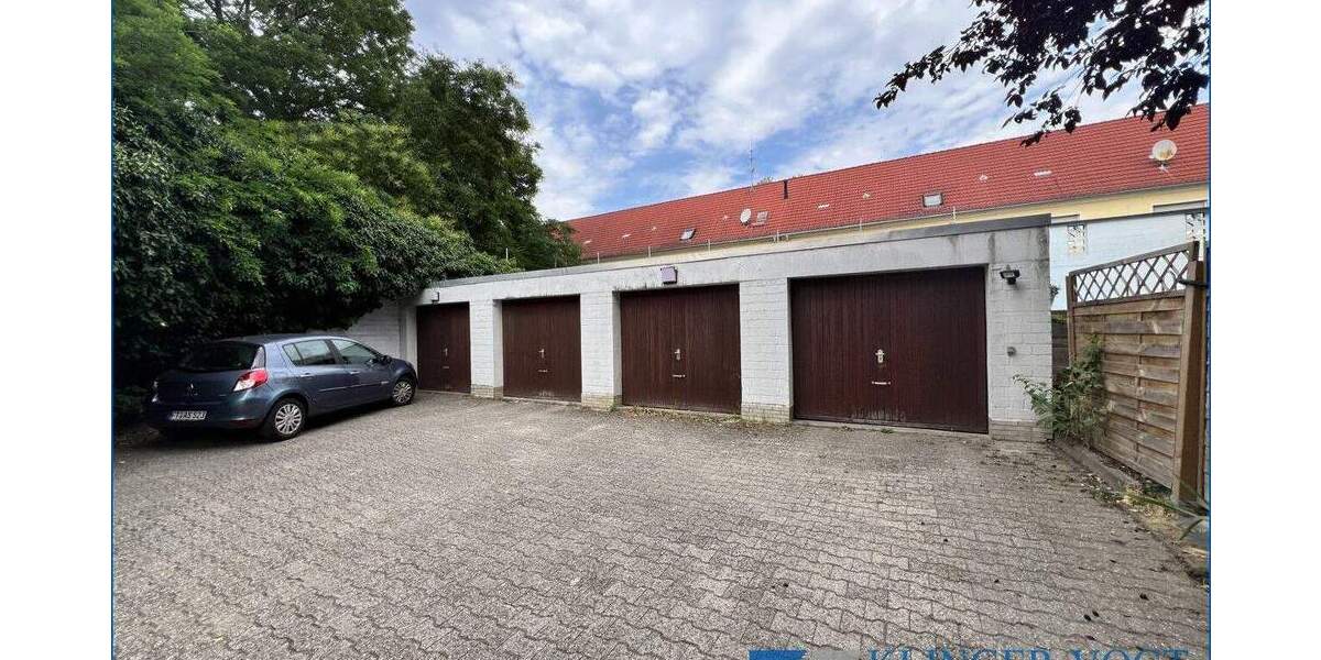 ** Mehrfamilienhaus ** 4 modernisierte Wohnungen auf 2 Etagen & 4 Einzelgaragen 1 zimmer