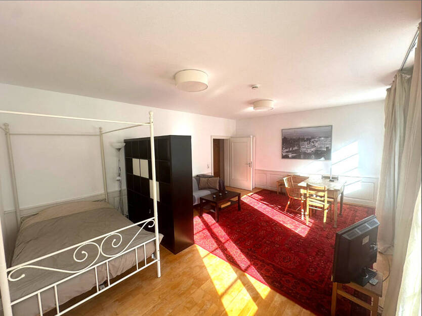 GLOBAL INVEST SINSHEIM | Stilvolle 1-Zimmer-Wohnung im Barockhaus am Mannheimer Schillerplatz