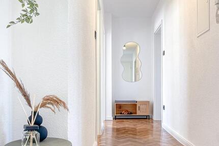 Stilvolle 2-Zimmer-Wohnung mit Loggia – Modernisiert 2 zimmer