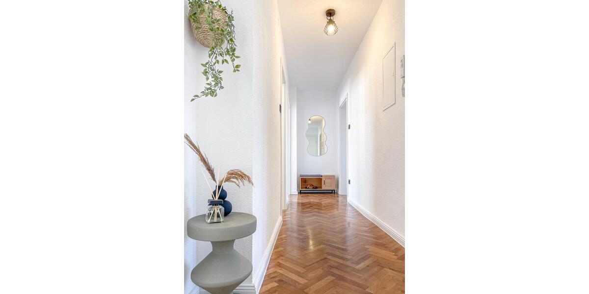 Stilvolle 2-Zimmer-Wohnung mit Loggia – Modernisiert 2 zimmer