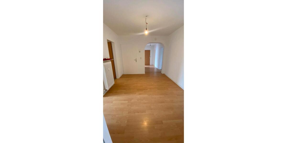 Etagenwohnung Lampertheim - 5 Zimmer, 130 m&sup2;, 1.225&euro; | Angebot:26528265