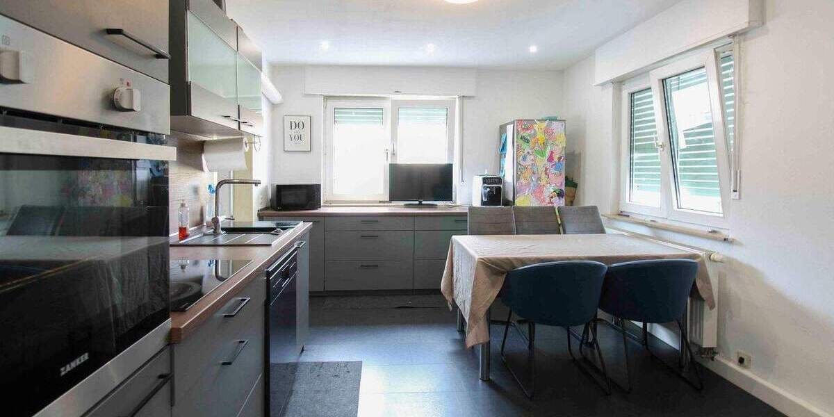 Hockenheim-Highlight - Modernisiertes Zweifamilienhaus mit Charme und Platz 6 zimmer