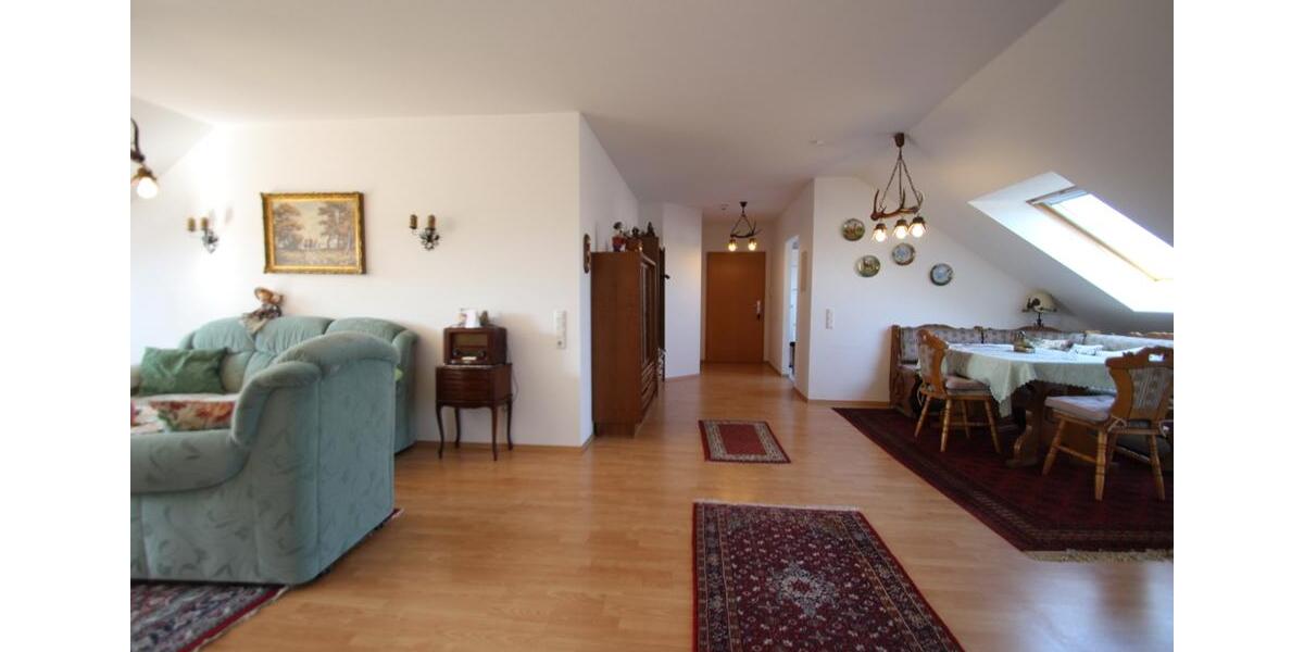 Dachgeschoßwohnung Hockenheim - 2 Zimmer, 95 m&sup2;, 850&euro; | Angebot:25379017