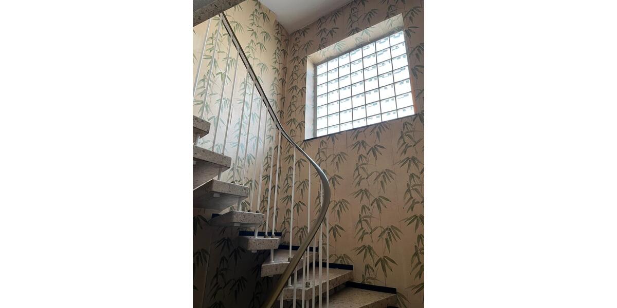 Doppelhaushälfte auf großem Grundstück - verkehrsgünstig gelegen 5 zimmer