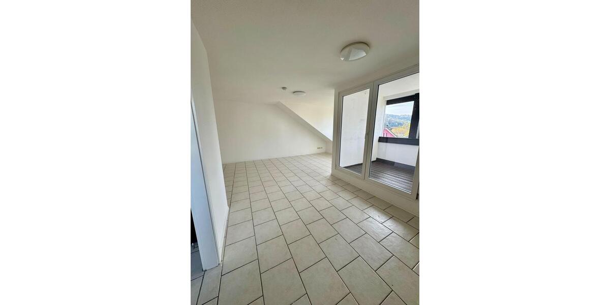 Dachgeschoßwohnung Laudenbach - 3 Zimmer, 135 m&sup2;, 359.000&euro; | Angebot:26094598
