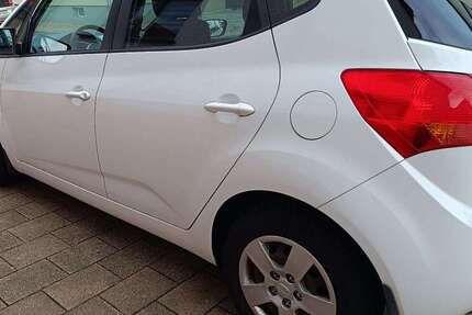 Kia Venga 97.800 km 4.500 &euro; Rot (St. Leon-Rot) 68789