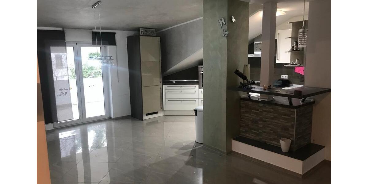 Dachgeschoßwohnung Ludwigshafen am Rhein Ludwigshafen-Hemshof - 3 Zimmer, 95 m&sup2;, 1.120&euro; | Angebot:25370021