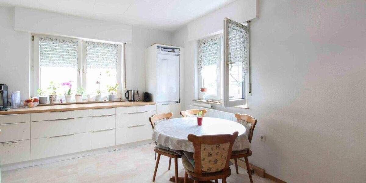 Hockenheim-Highlight - Modernisiertes Zweifamilienhaus mit Charme und Platz 6 zimmer