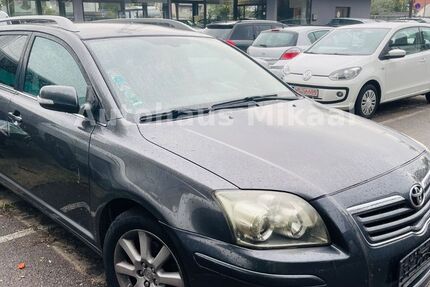 Toyota Avensis 179.000 km 3.499 &euro; Ketsch 68775