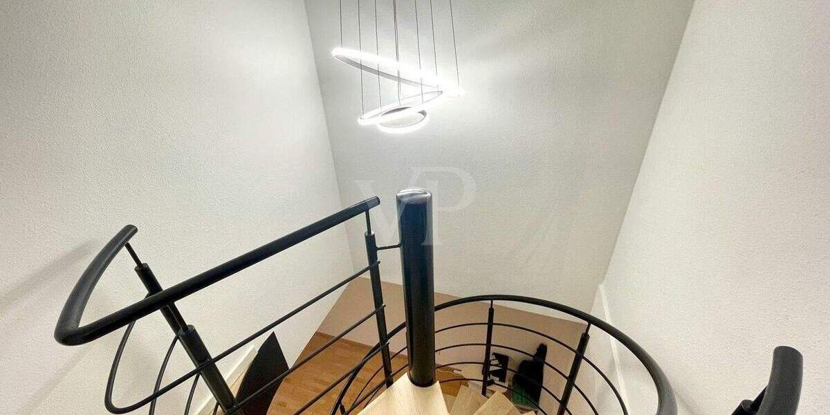 Freistehendes Mehrparteienhaus mit großem Garten und Raum für Generationen zimmer