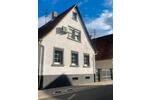 Einfamilienhaus mit Scheune und großem Garten in bester Lage