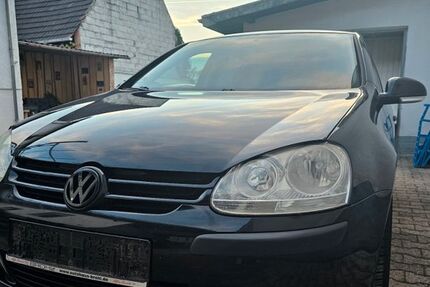 VW Golf 247.323 km 1.800 € Oberhausen-Rheinhausen 68794