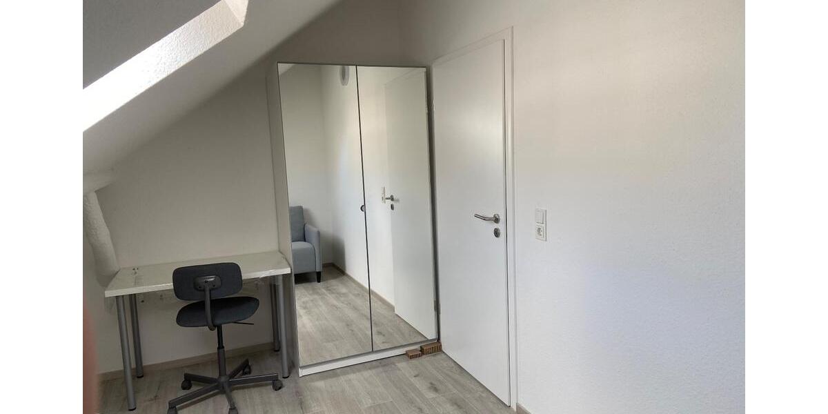 Dachgeschoßwohnung Mannheim Niederfeld - 1 Zimmer, 14 m&sup2;, 260&euro; | Angebot:26634510