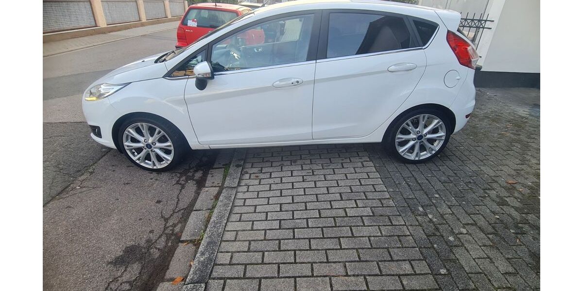 Ford Fiesta 84.000 km 8.200 &euro; Viernheim 68519