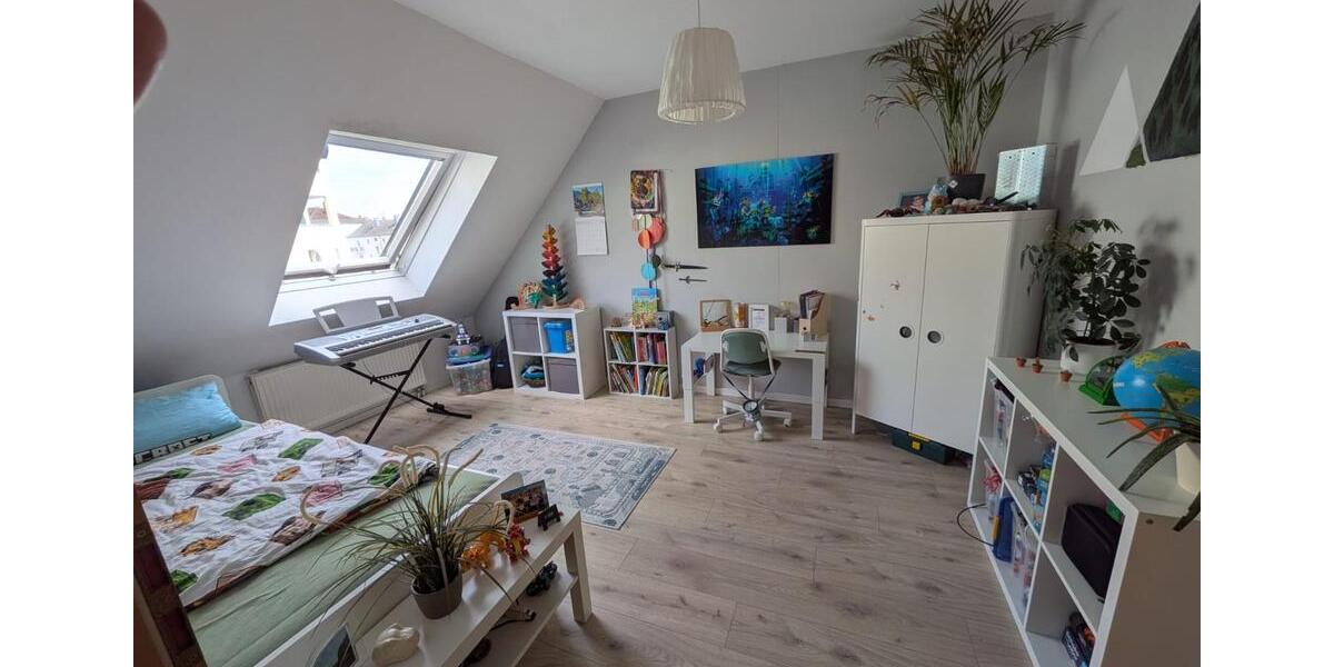 Dachgeschoßwohnung Schwetzingen - 3 Zimmer, 80 m&sup2;, 379.000&euro; | Angebot:27009011