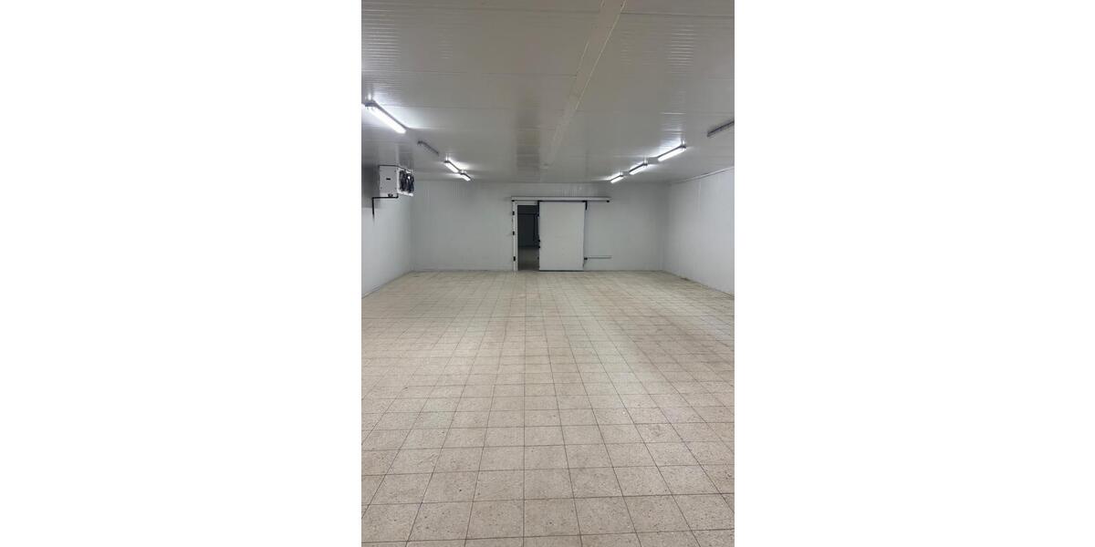 KALTHALLE | KÜHLLAGER | BÜRO | RAMPE | LAGER | ZENTRAL zimmer