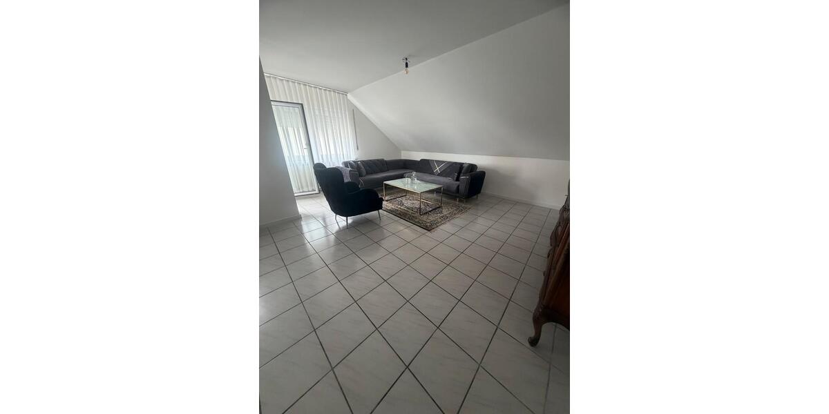 Dachgeschoßwohnung Hemsbach - 3 Zimmer, 78 m&sup2;, 930&euro; | Angebot:24755075